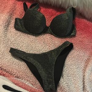 Brand new never worn Victoria’s Secret ( pink ) bikini